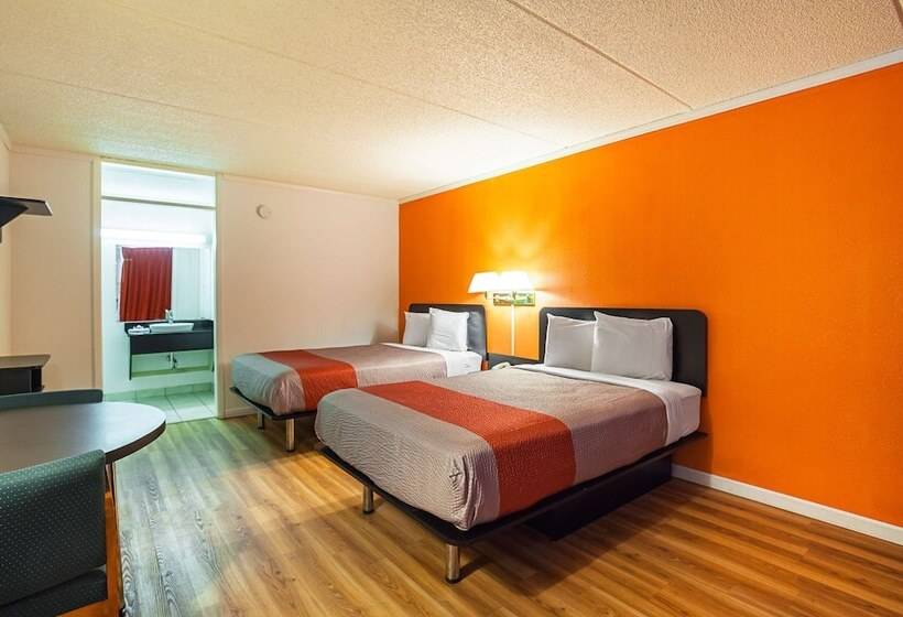 Motel 6 Tifton, Ga