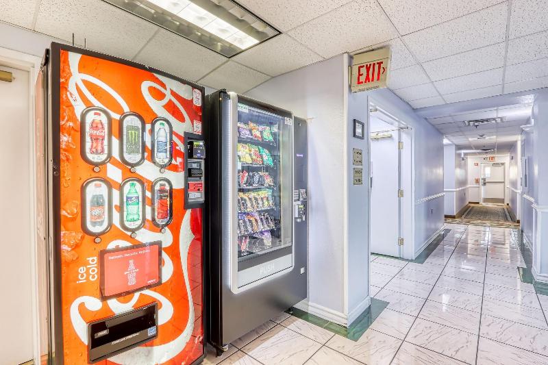 モーテル Americas Hotel   El Paso Airport / Medical Center