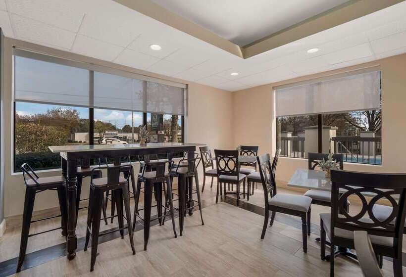 汽车旅馆  Quality Inn & Suites