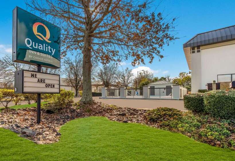 汽车旅馆  Quality Inn & Suites