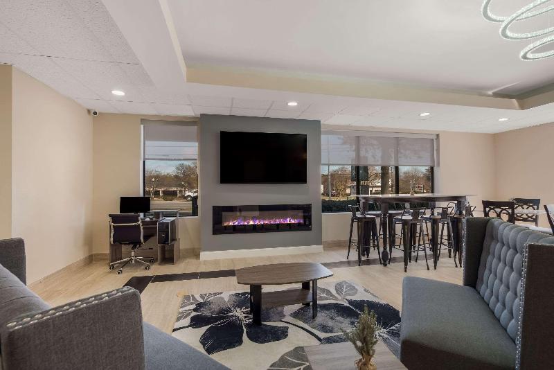 汽车旅馆  Quality Inn & Suites