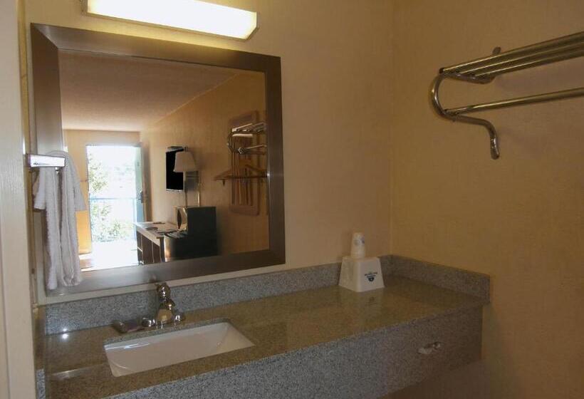 فندق على الطريق Americas Best Value Inn Tucker