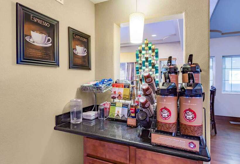 مُتل Americinn By Wyndham Des Moines Airport