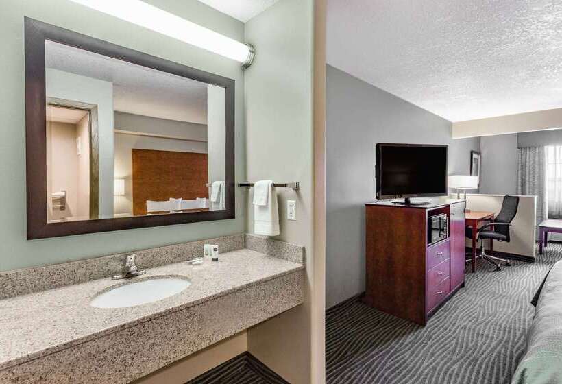 مُتل Americinn By Wyndham Des Moines Airport