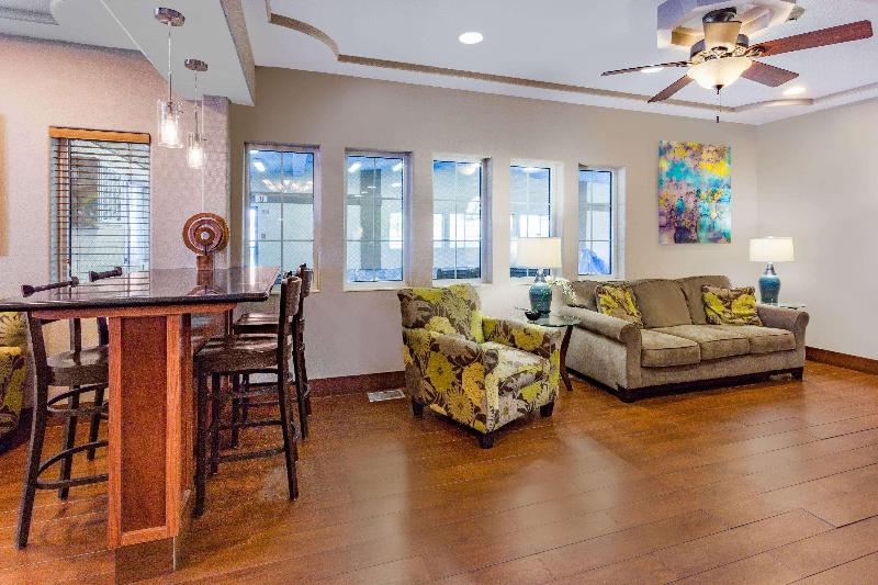 モーテル Americinn By Wyndham Des Moines Airport