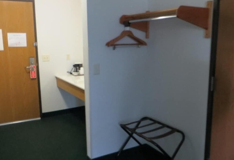 فندق على الطريق Amerivu Inn And Suites   Stanley