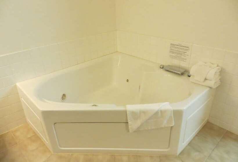 فندق على الطريق Amerivu Inn And Suites   Stanley