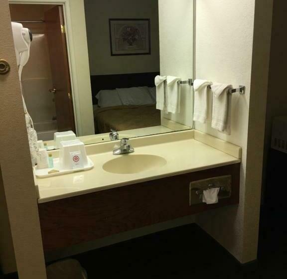 Motel Arlington Inn And Suites