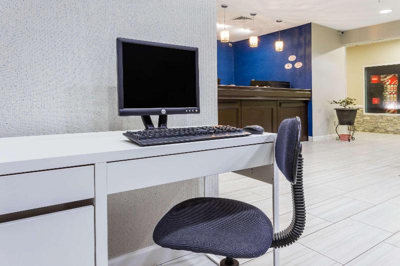 فندق على الطريق Baymont By Wyndham Anderson