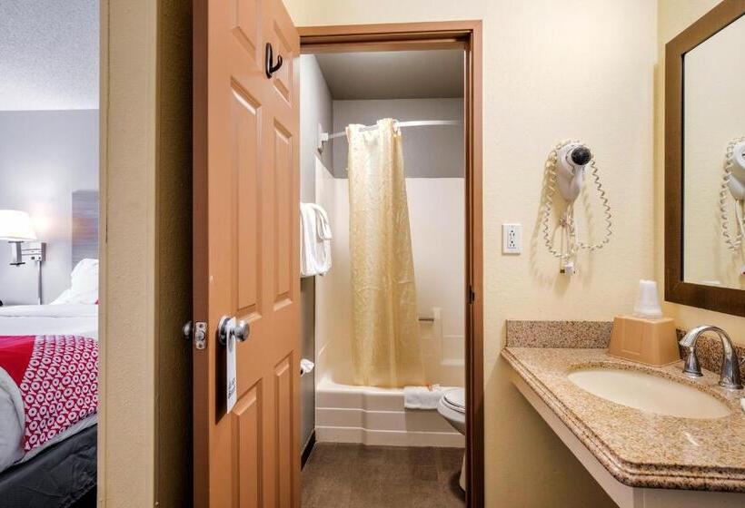 فندق على الطريق OYO Hotel Castle Rock CO Downtown