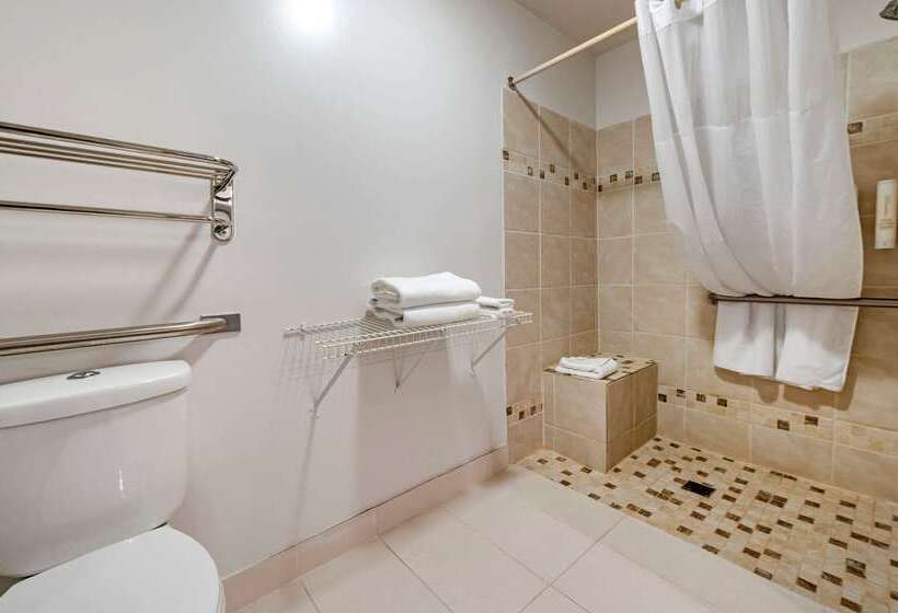 Motel Clarion Pointe Indianapolis Airport