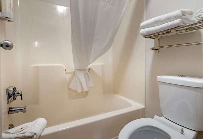 Motel Clarion Pointe Indianapolis Airport