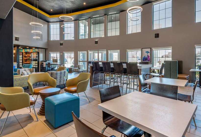 Motel Clarion Pointe Indianapolis Airport