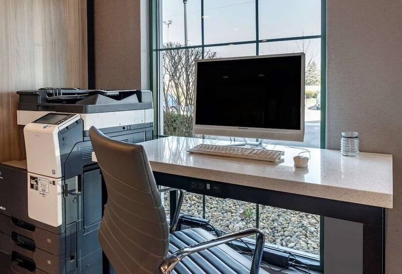 Motel Clarion Pointe Indianapolis Airport