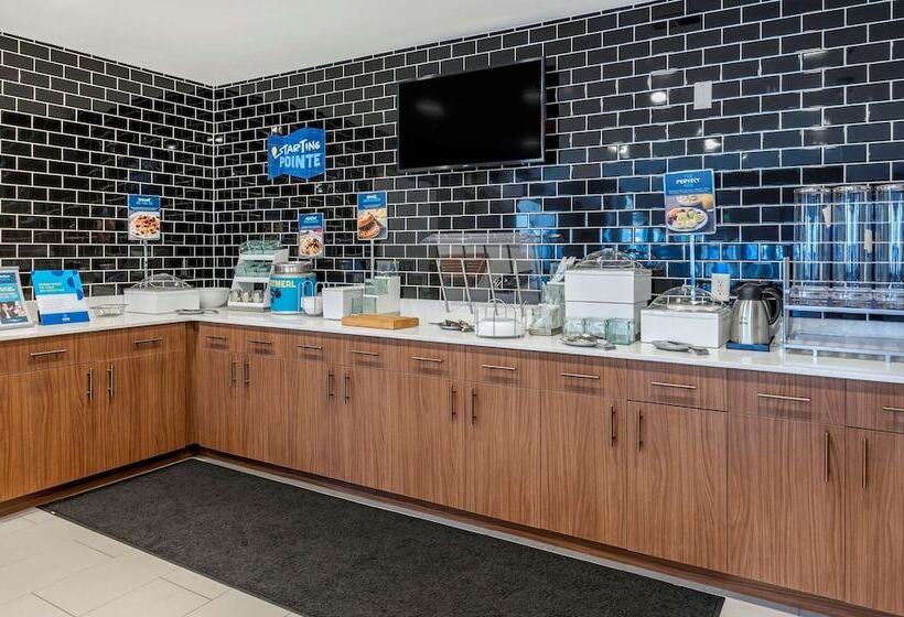 Motel Clarion Pointe Indianapolis Airport