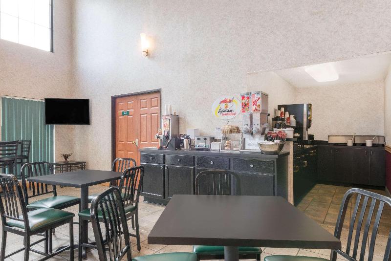 Motel Clarion Pointe Indianapolis Airport