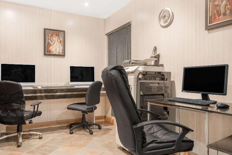 Motel Clarion Pointe Indianapolis Airport