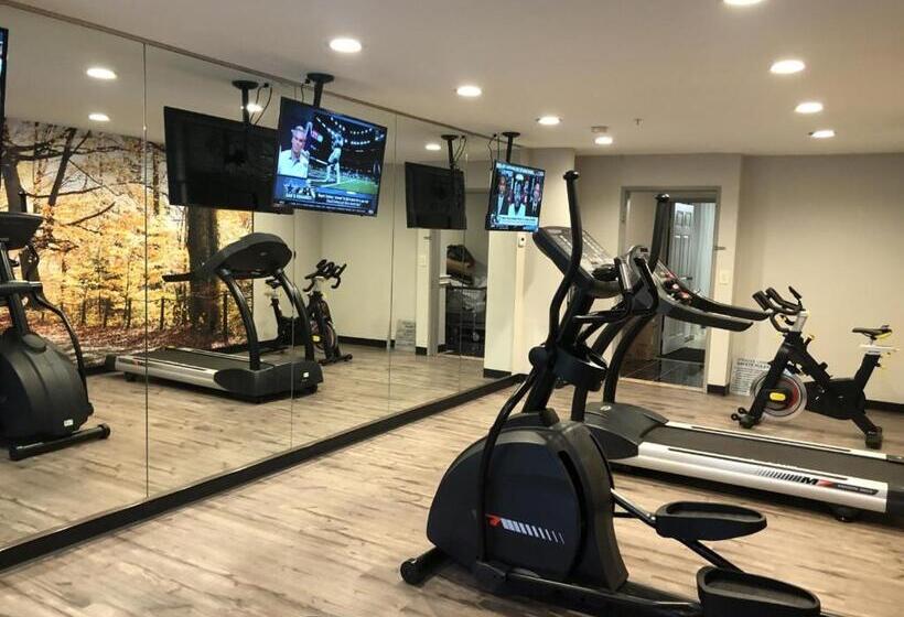 Motel Clarion Pointe Indianapolis Airport