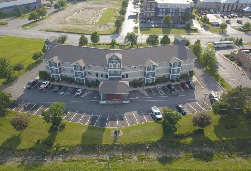 فندق على الطريق Clarion Pointe Indianapolis Airport