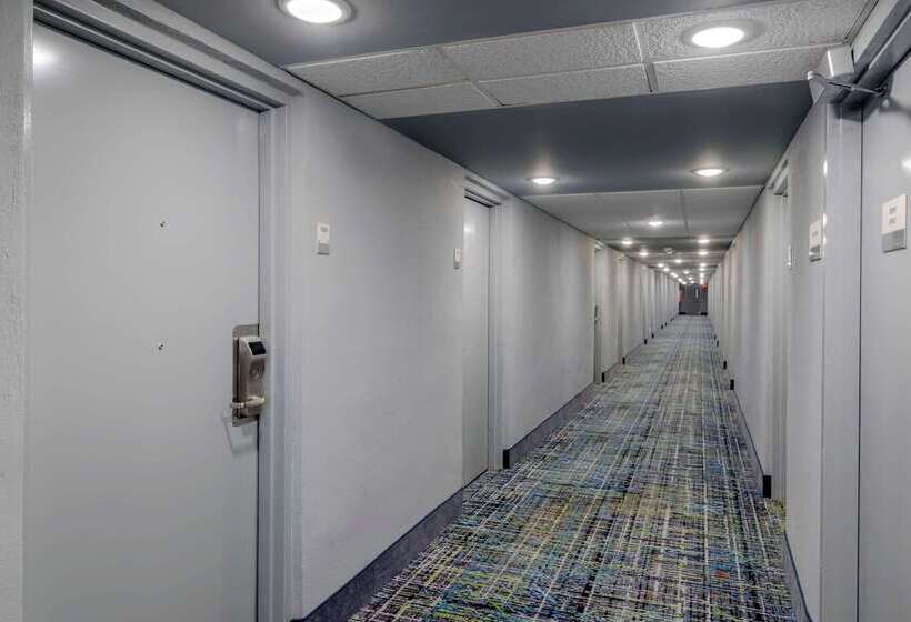 Motel Clarion Pointe Mcdonough