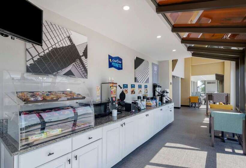 Motel Clarion Pointe Mcdonough