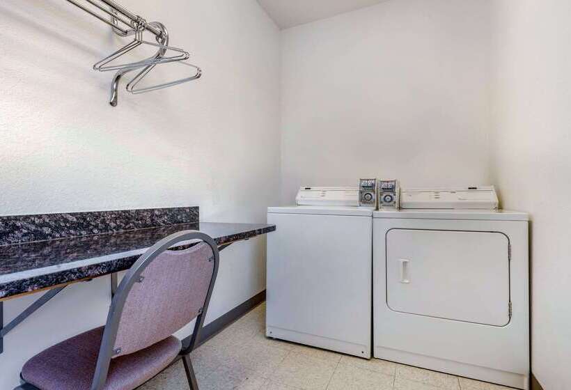 فندق على الطريق Comfort Inn