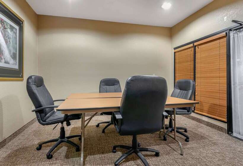 فندق على الطريق Comfort Inn