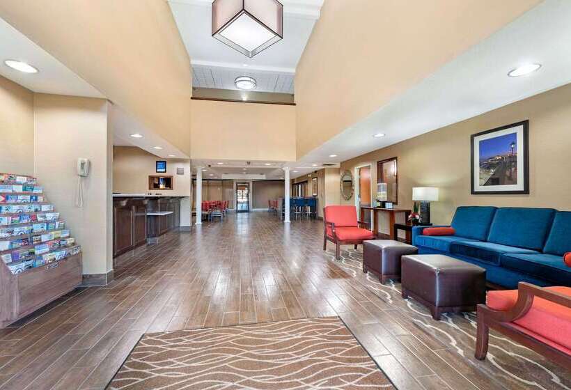 فندق على الطريق Comfort Inn