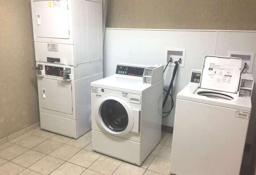 מוטל Comfort Inn Lees Summit   Hwy 50 & Hwy 291