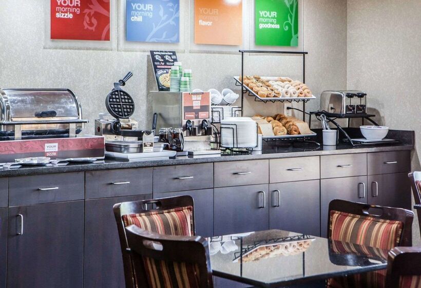 מוטל Comfort Inn Lees Summit   Hwy 50 & Hwy 291