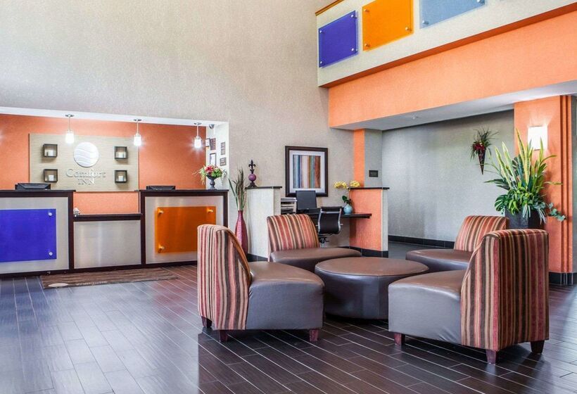 מוטל Comfort Inn Lees Summit   Hwy 50 & Hwy 291