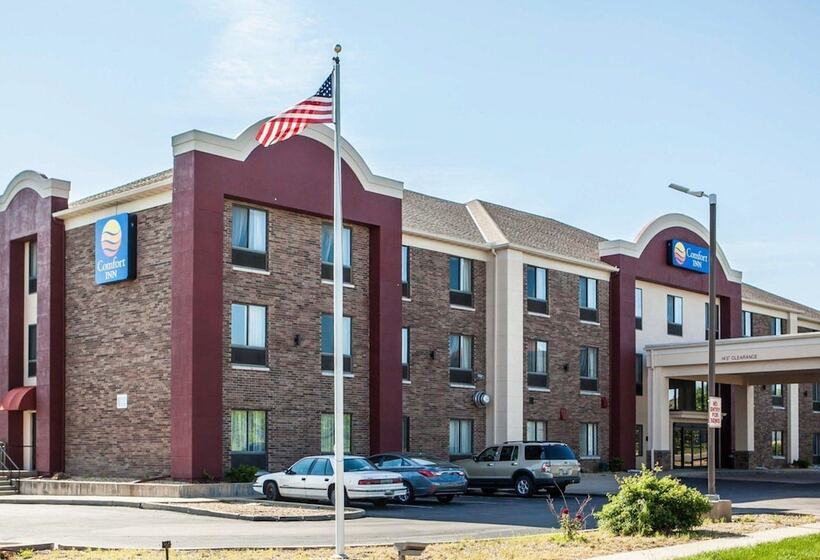 מוטל Comfort Inn Lees Summit   Hwy 50 & Hwy 291