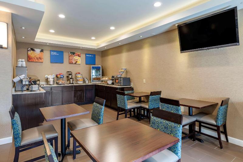 فندق على الطريق Comfort Inn