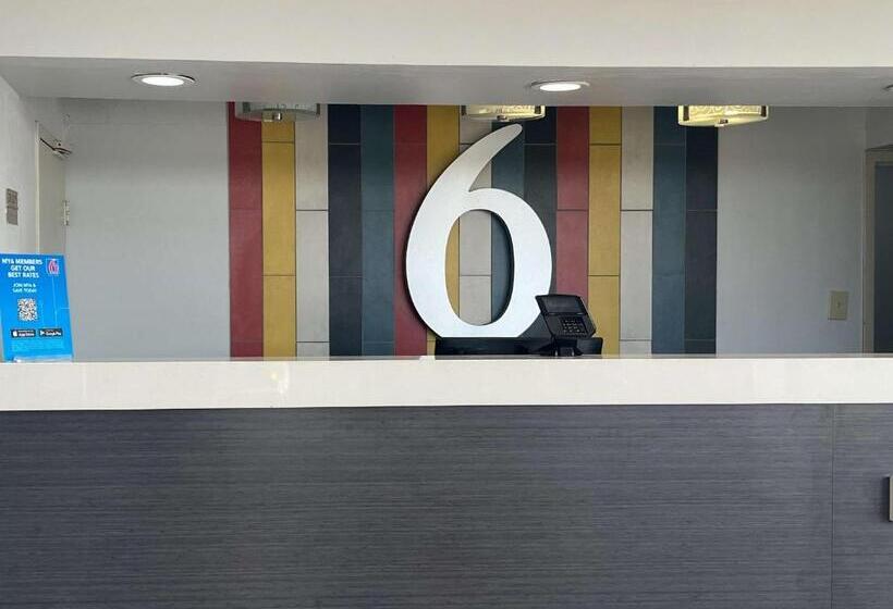 モーテル Studio 6 Lake Jackson, Tx