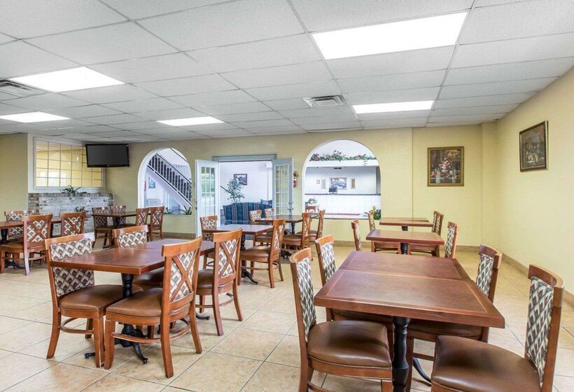 فندق على الطريق Econo Lodge