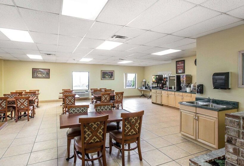 فندق على الطريق Econo Lodge