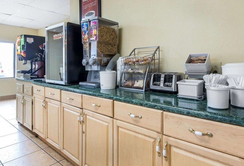 فندق على الطريق Econo Lodge