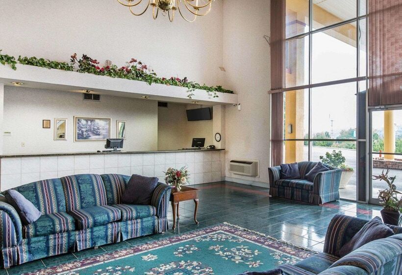 فندق على الطريق Econo Lodge