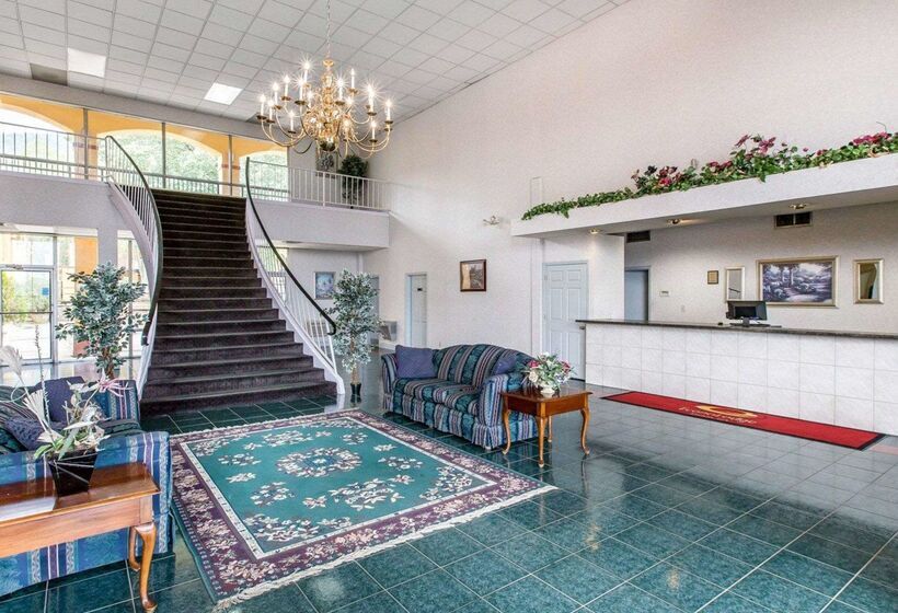 فندق على الطريق Econo Lodge