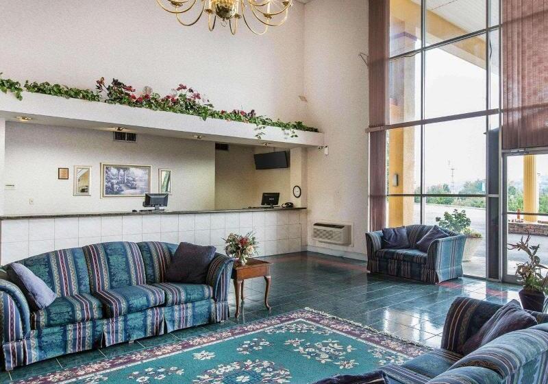 فندق على الطريق Econo Lodge