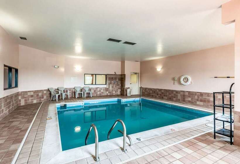 Мотель Econo Lodge Inn & Suites