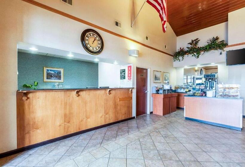 Мотель Econo Lodge Inn & Suites