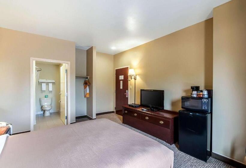 Мотель Econo Lodge Inn & Suites