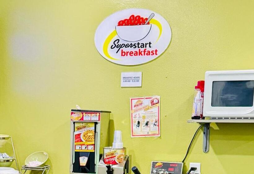 מוטל Forest City Inn