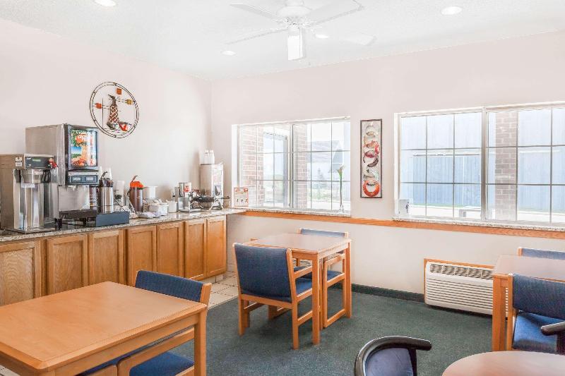 מוטל Forest City Inn