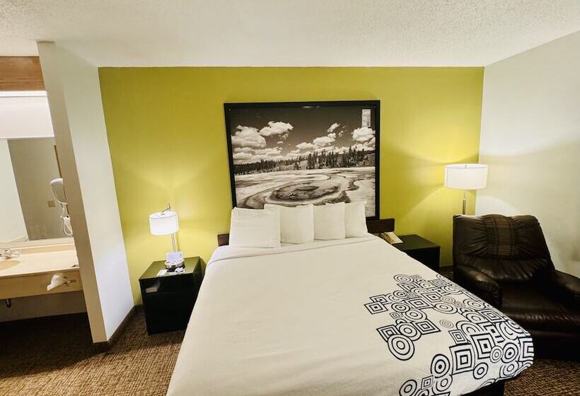 מוטל Forest City Inn