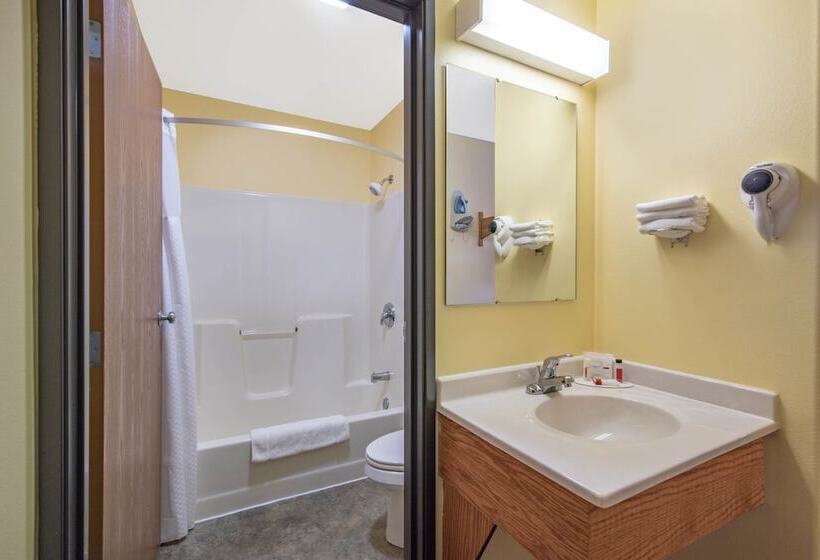 מוטל Four Seasons Inn