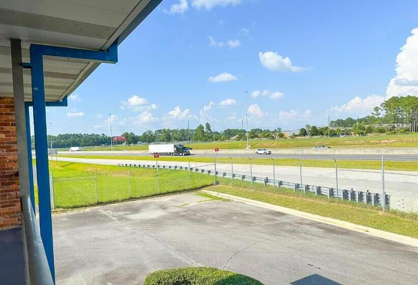 فندق على الطريق Hahira Inn By Oyo Near Valdosta