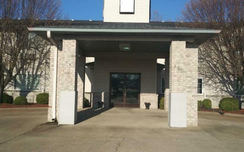 فندق على الطريق Hunters Lodge