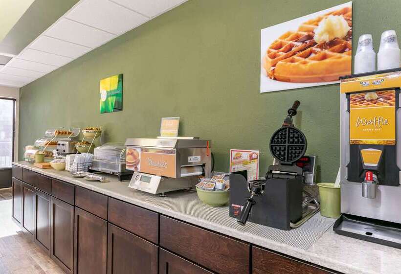 فندق على الطريق Quality Inn